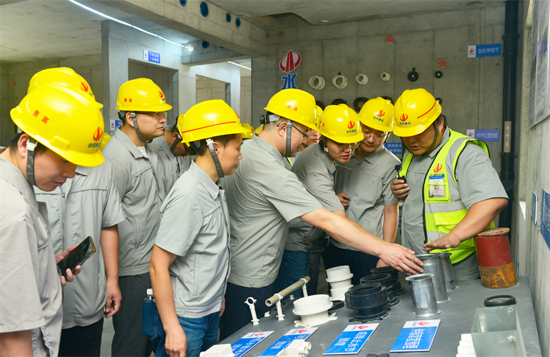 为进一步推进优质客户高效履约，提升交付品质、达成客户满意，2025年6月25日，beat·365建设集团在上海组织召开2025年越秀地产、华润置业客户履约推进会。